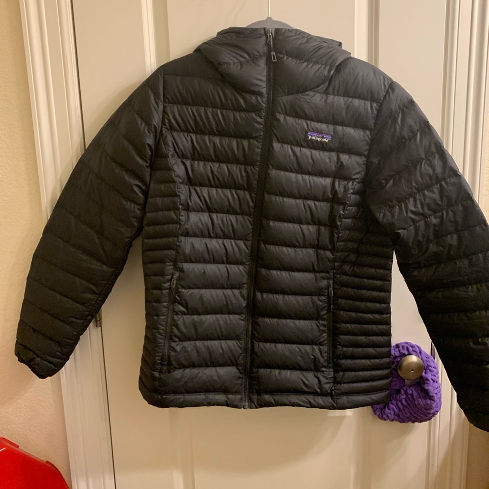 Women’s Patagonia down sweater hoodie